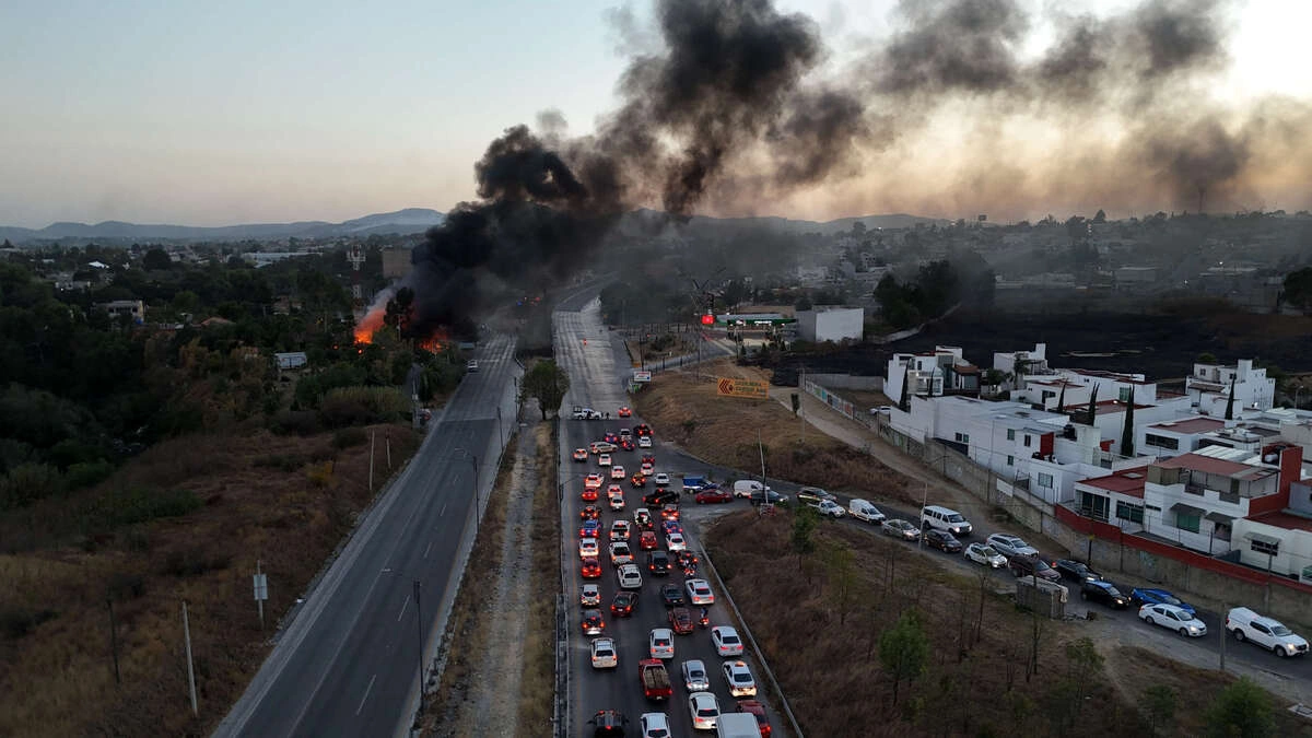 Incendio en Valsequillo desquicia el Periférico Ecológico