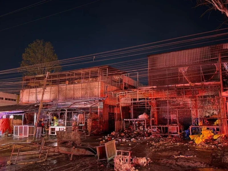 Se registra incendio en la Central de Abasto de Puebla  