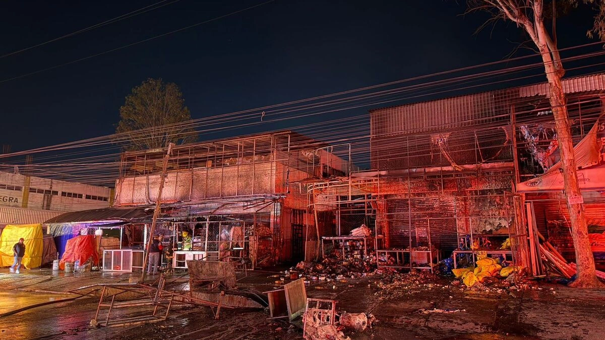 Se registra incendio en la Central de Abasto de Puebla  