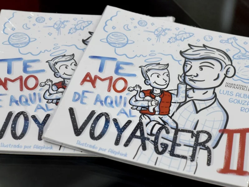 Presentan en la BUAP el libro Te amo de aquí al Voyager II