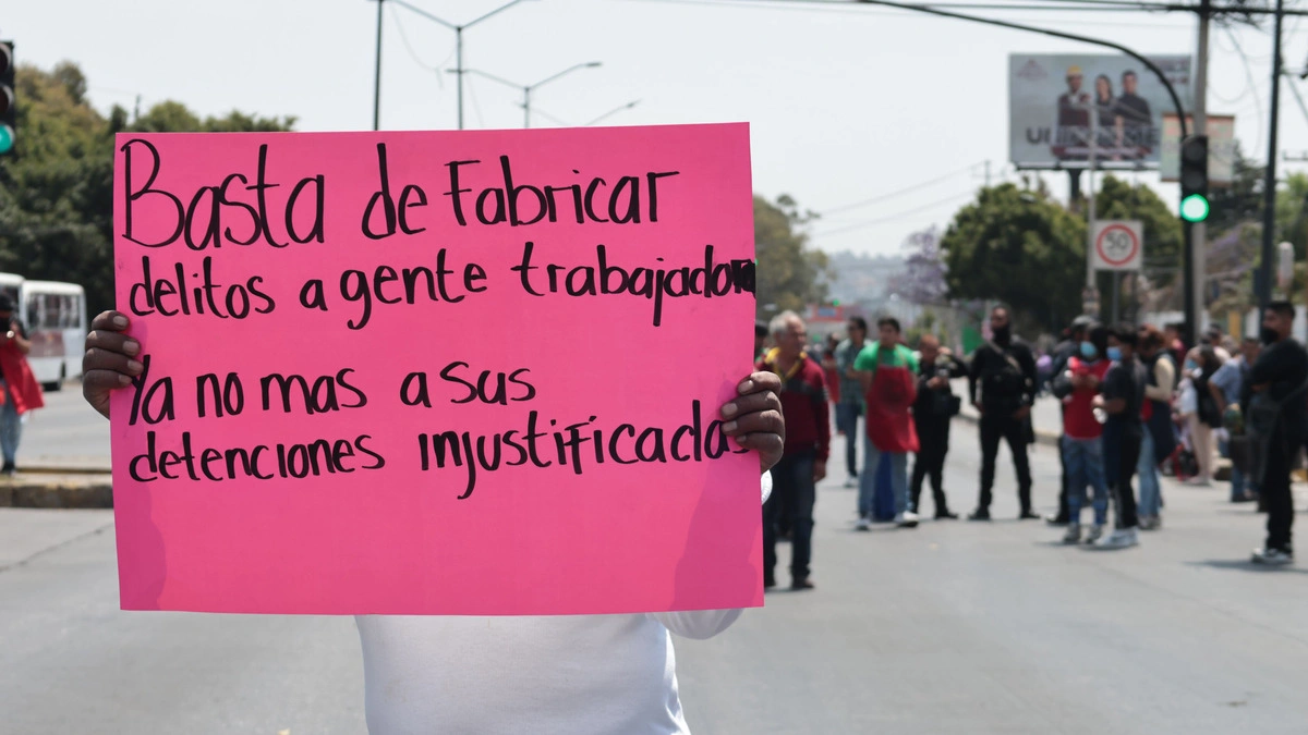 Delincuentes pagan 500 pesos para provocar protestas en mercados de Puebla: SSP