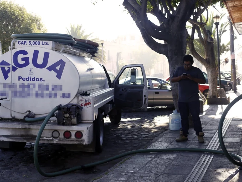 En estos municipios de Puebla las familias tienen que pedir pipas por falta de agua 
