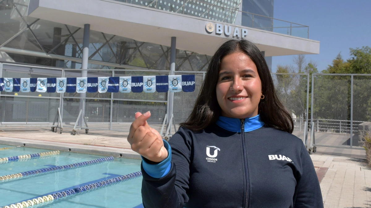 Estudiante de Arquitectura de la BUAP destaca en nado de aguas abiertas