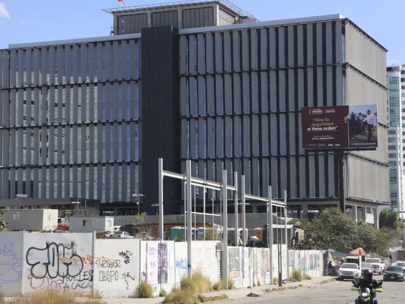 Arranca mudanza de trabajadores al nuevo edificio de Finanzas Puebla