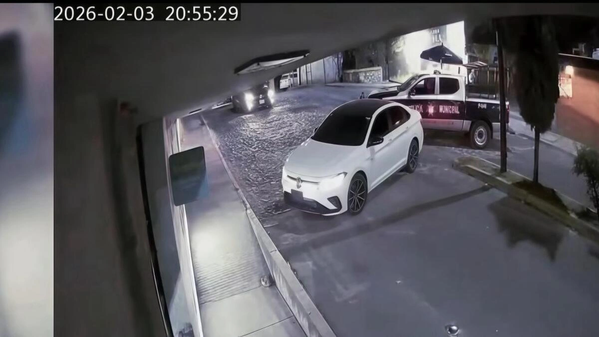 Acusan a policías de San Pedro Cholula de perseguir y balear a dos universitarios 