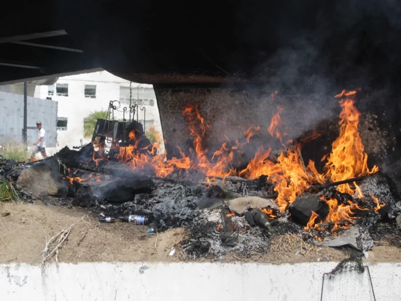 Sin servicio de recolección de basura seis municipios de Puebla; optan por quemar o enterrar residuos