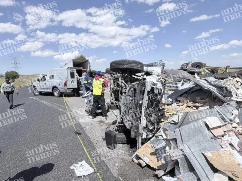 Repartidor de pinturas muere prensado en accidente sobre la Amozoc–Perote
