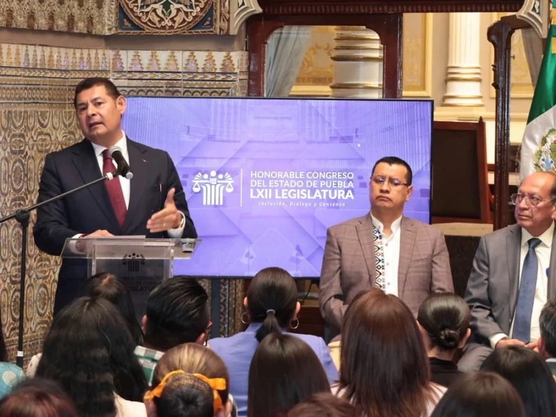 Alejandro Armenta dice que Puebla necesita más mujeres presidentas municipales