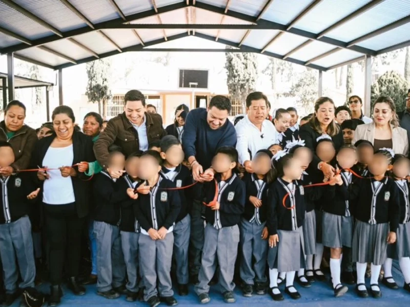 Villegas acude a la inauguración del techado de la primaria Aquiles Serdán en Tecamachalco