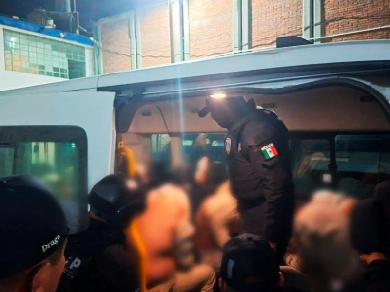 Trasladan a 15 internos del penal de San Miguel al de Tepexi de Rodríguez