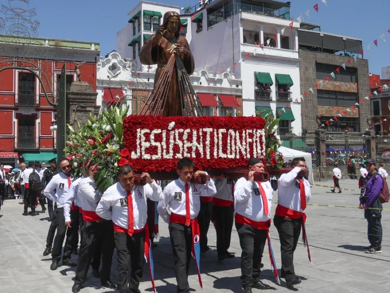 Por segundo año, políticos se ausentan de la Procesión de Viernes Santo en Puebla 