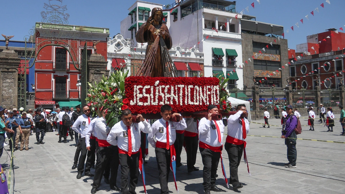Por segundo año, políticos se ausentan de la Procesión de Viernes Santo en Puebla 