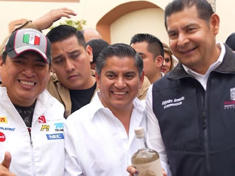 Armenta escucha, de manera directa, necesidades de habitantes de Atlixco