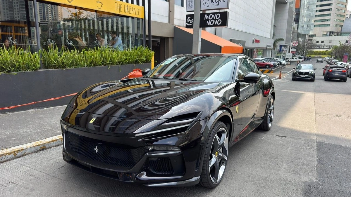 Roban Ferrari Pura Sangre de más de 500 mil dólares en Acatzingo con lujo de violencia