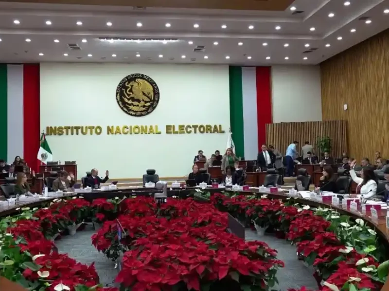 INE aprueba convocatoria para designar nueva presidencia de IEE en Puebla.