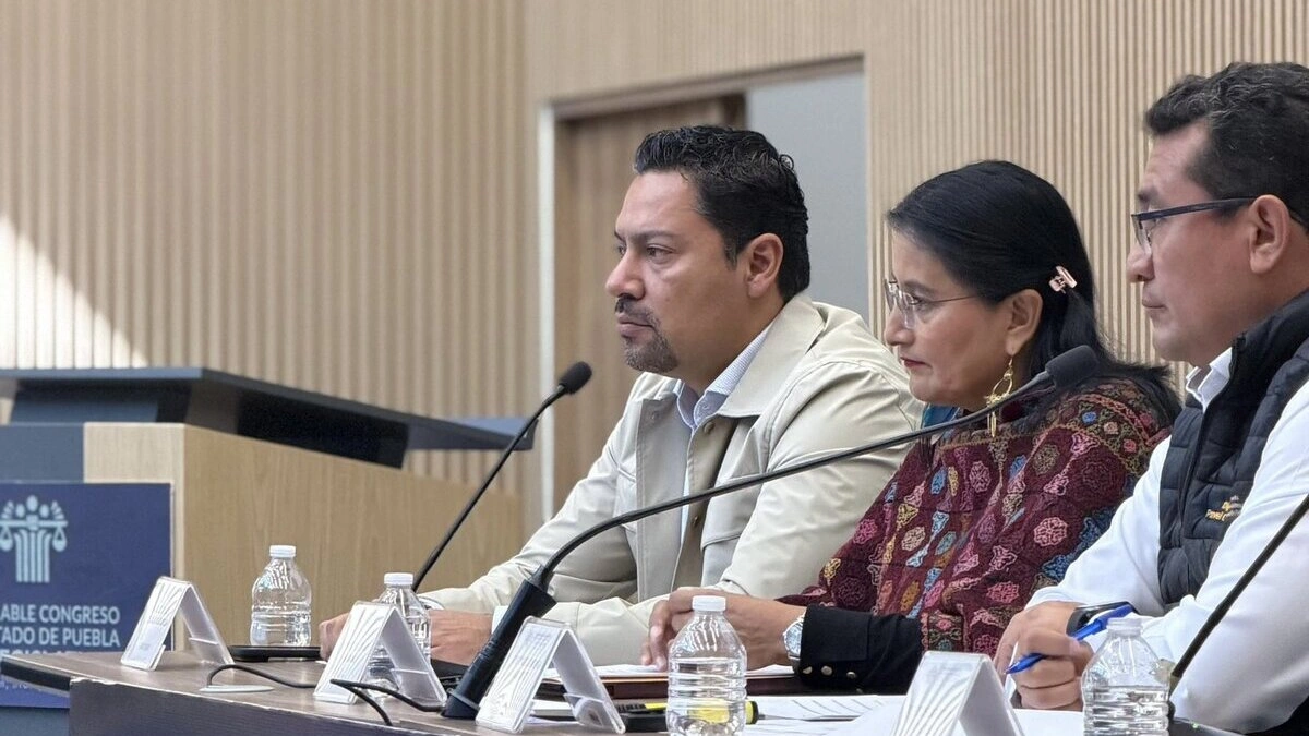 Morena Puebla se alinea con Sheinbaum: funcionarios que vayan al 2027 deben renunciar