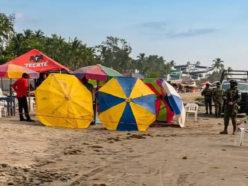 Niña originaria de Tehuacán muere ahogada al ingresar al mar en Playa Mocambo.
