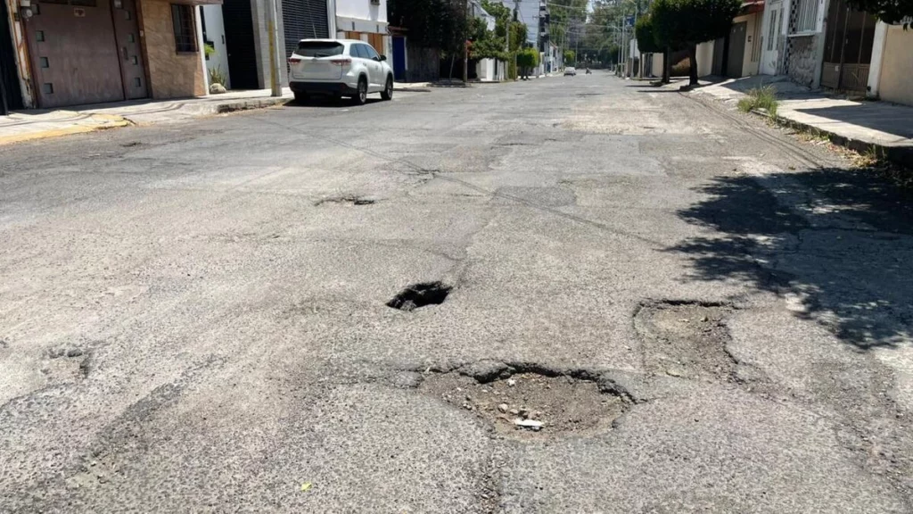 El gobernador Armenta se encarga de supervisar tareas en esta Semana Santa, pero Puebla capital luce en abandono.