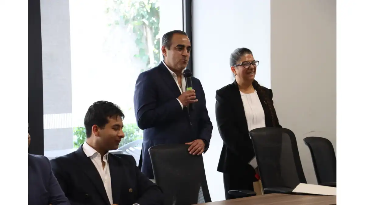 Encabeza el diputado Mauricio Céspedes Taller de Técnica Parlamentaria con jóvenes