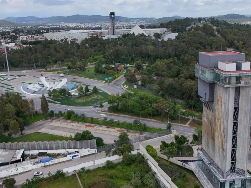Desde colocar restaurantes, hasta moverlo de lugar; Gobierno de Puebla busca qué hacer con el Teleférico y sus torres