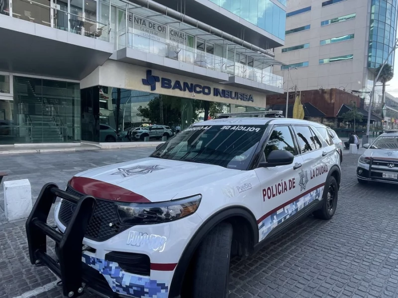Asaltan a tres cuentahabientes en el banco Inbursa de la Avenida Juárez