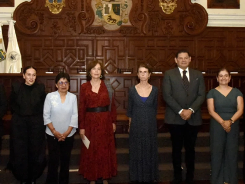 Se inaugura la Cátedra Magistral Doctora Matilde Montoya en el salón Barroco de la BUAP