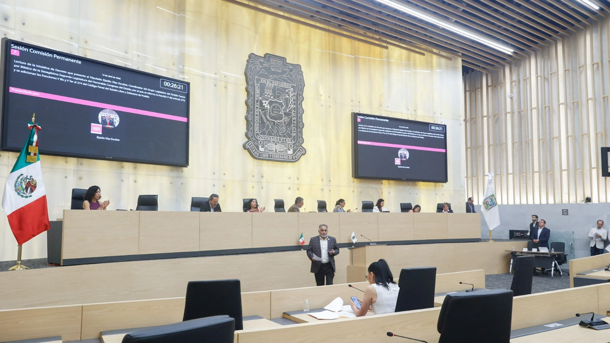 Ingresa al Congreso la reforma para la derogación del ciberasedio en Puebla 