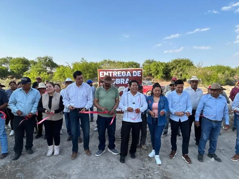 Edil de Tecamachalco entrega rehabilitación de drenaje en San Antonio La Portilla