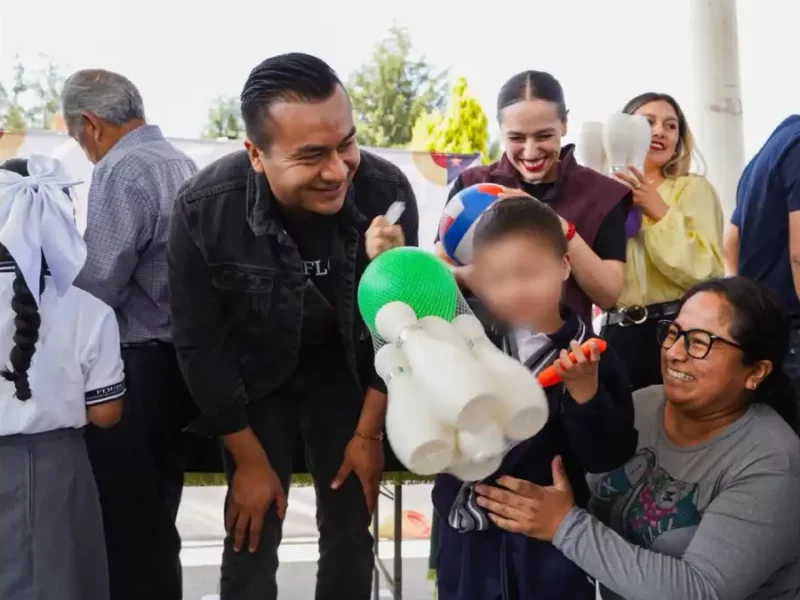 Roberto Solís arranca entrega masiva y diaria de juguetes para las niñas y niños de Huejotzingo