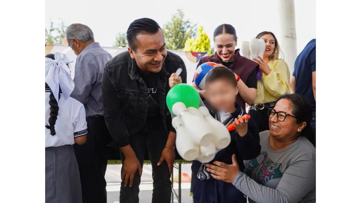 Roberto Solís arranca entrega masiva y diaria de juguetes para las niñas y niños de Huejotzingo