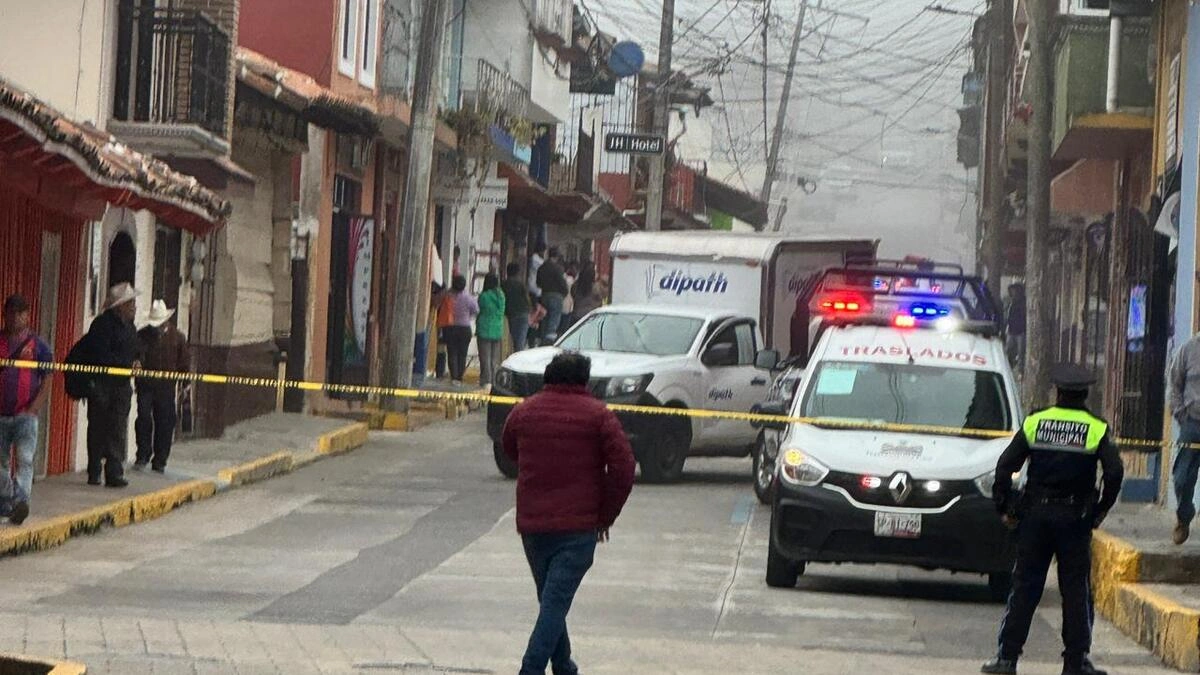 Explosión en hotel de Tlatlauquitepec deja un lesionado y varios daños materiales