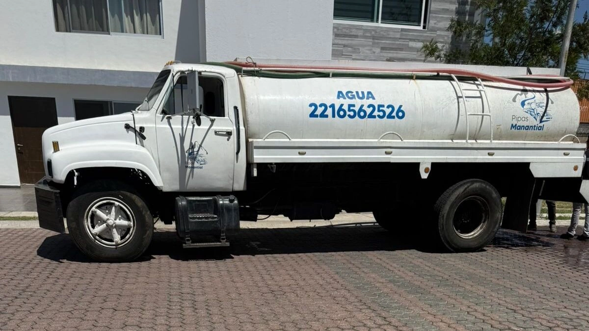 Vecinos reclaman falta de agua en el costoso fraccionamiento la Antigua Cementera