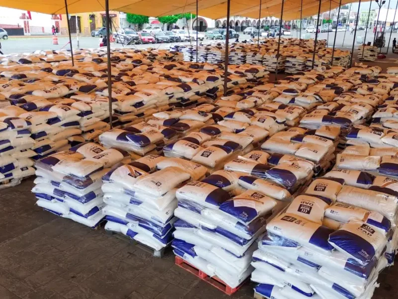 Roberto Solís beneficiará a más de 2 mil productos con el programa de fertilizante municipal