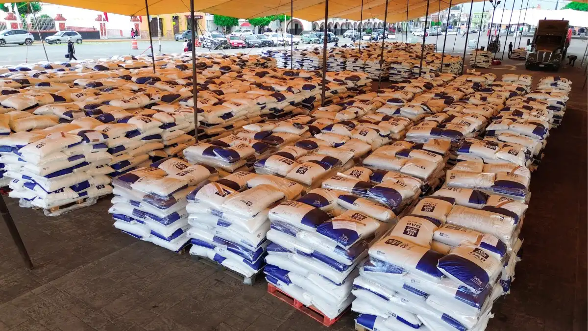 Roberto Solís beneficiará a más de 2 mil productos con el programa de fertilizante municipal