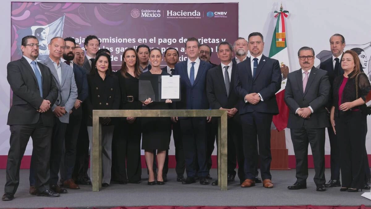 ¿Gasolina y diésel más baratos? Acuerdan reducir comisiones de pago con tarjetas y vales
