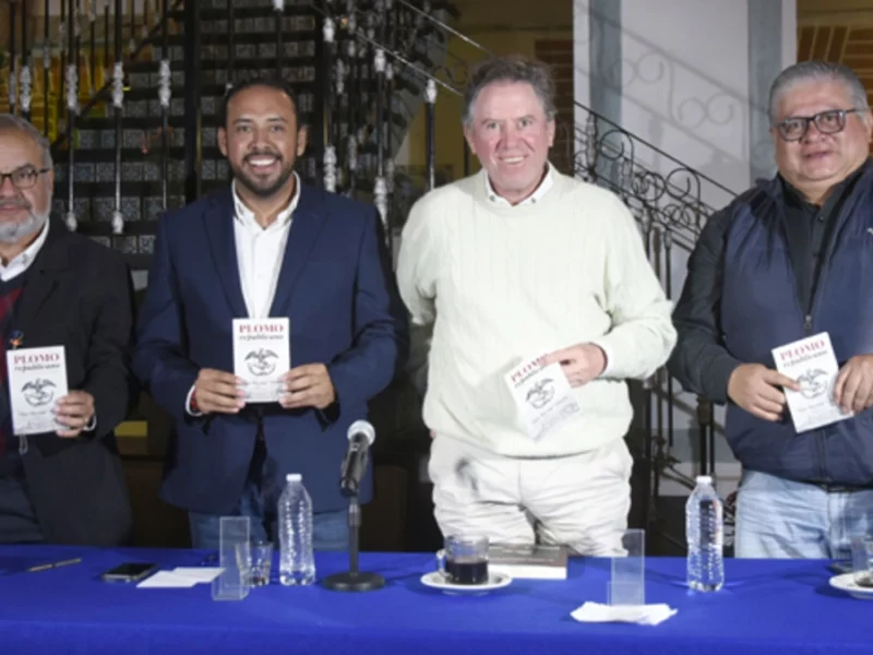 En BUAP Librerías se presentó el libro Plomo republicano de Omar Mayorga Gallardo