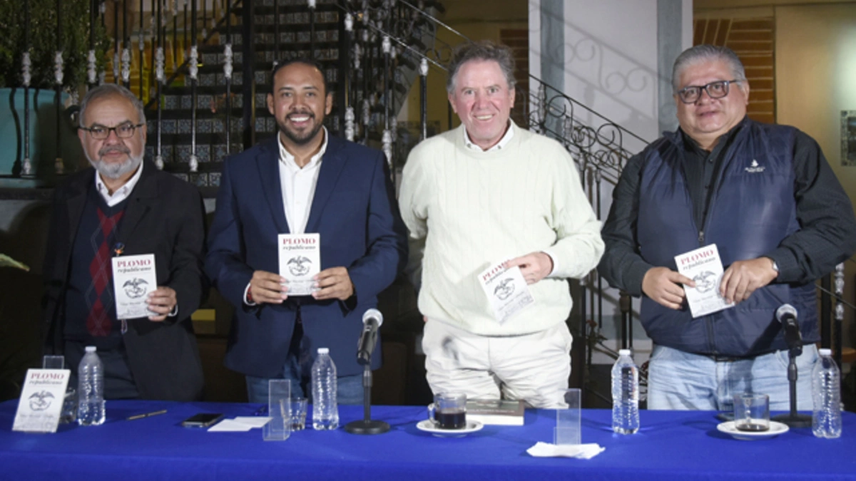 En BUAP Librerías se presentó el libro Plomo republicano de Omar Mayorga Gallardo