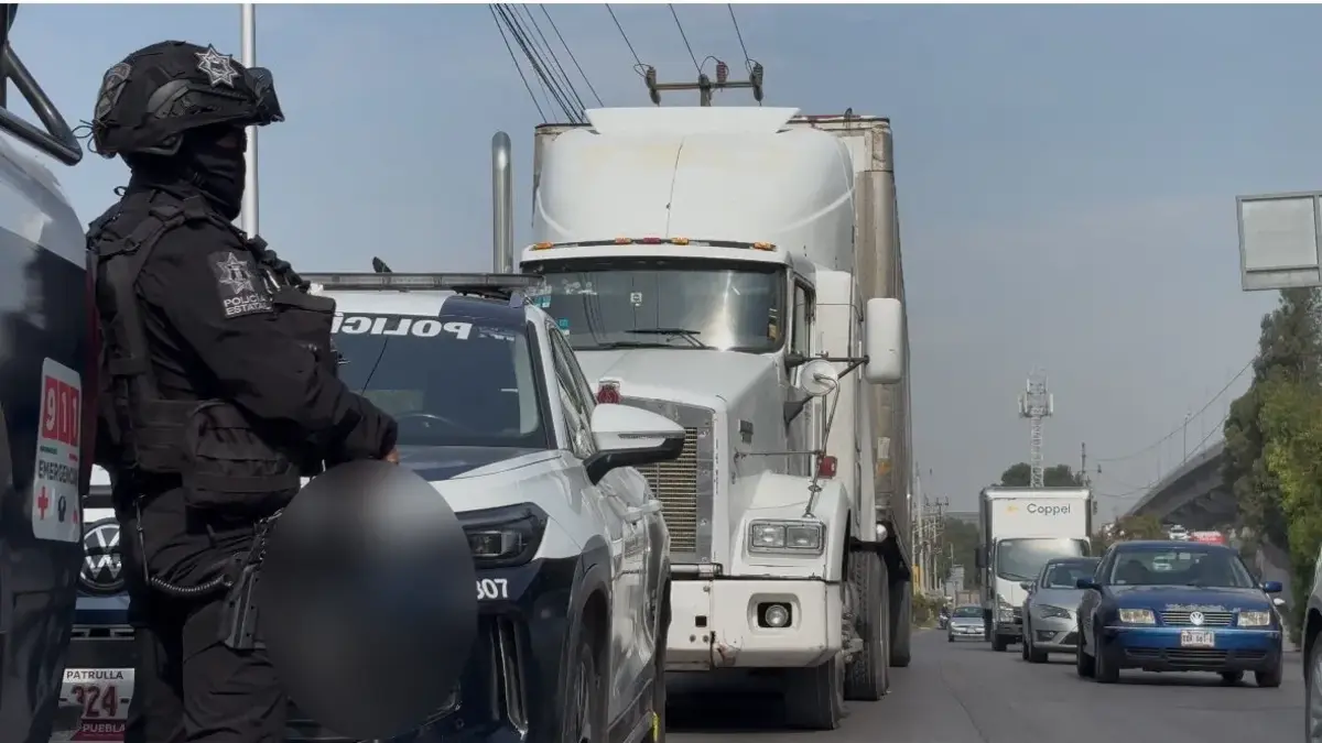Falso reporte de operador privado de la libertad provoca movilización policiaca en la México-Puebla