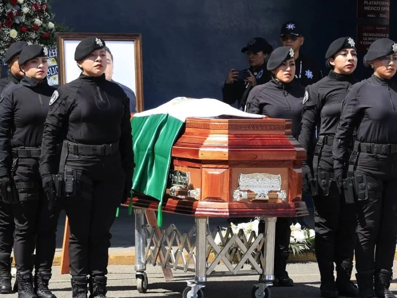 Despiden a policía estatal fallecido en accidente de la autopista México-Puebla 