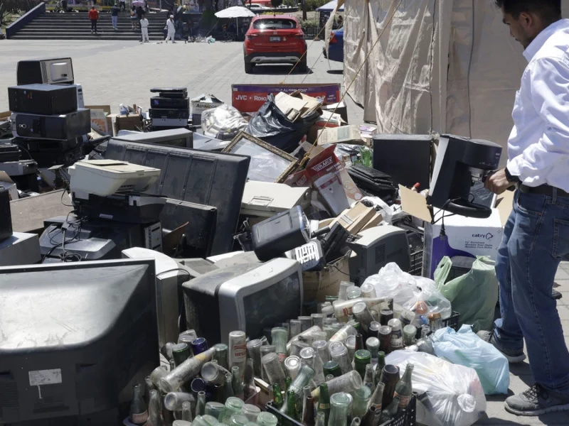 Escuelas en Puebla impulsan “Reciclado de Electrónicos” para ayudar a niños con enfermedades graves 