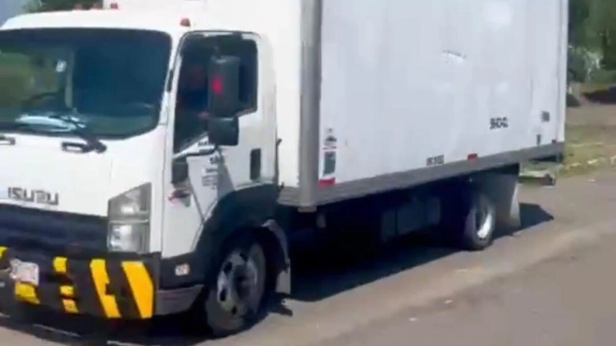 Roban camión Isuzu en la México-Puebla y levantan a un hombre