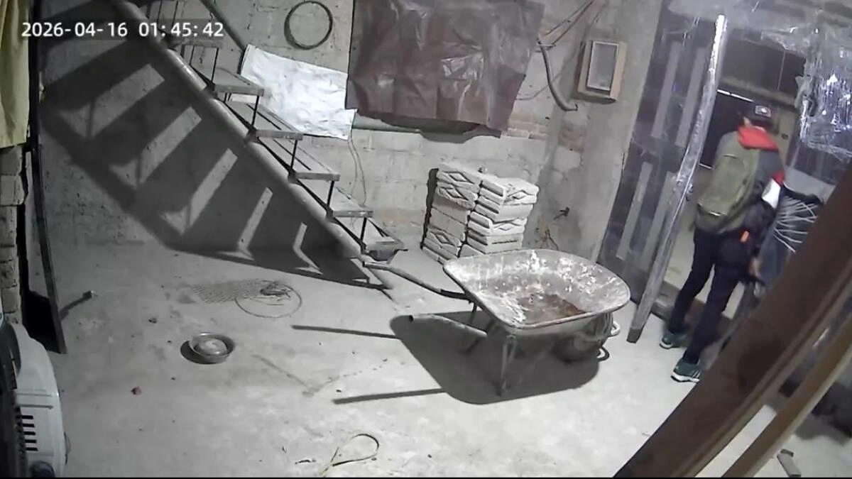 VIDEO: Captan a ladrón robando una pantalla en Arboledas de Loma Bella 