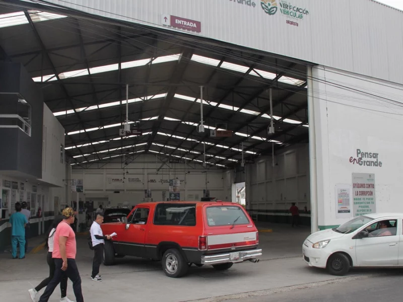 Cuidado con los falsos gestores de verificación vehicular en Puebla 