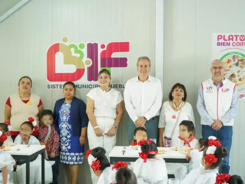 Visita Pepe Chedraui desayunador escolar en el Jardín de Niños "La Flor"
