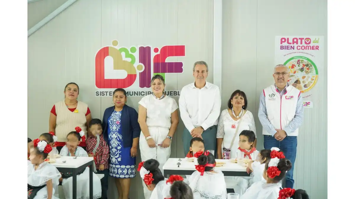 Visita Pepe Chedraui desayunador escolar en el Jardín de Niños "La Flor"