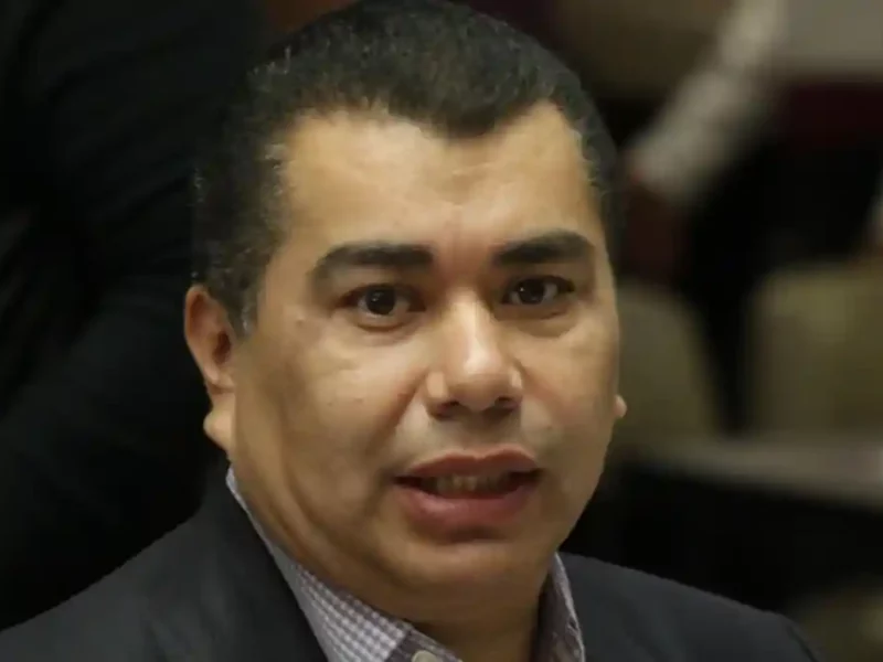 Condenan a Javier López Zavala a seis años de prisión por violencia familiar.