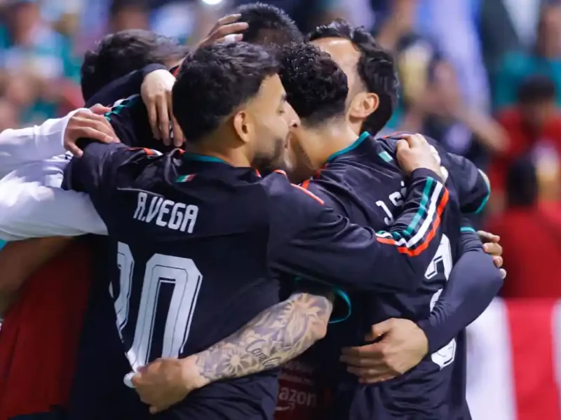 México vence a Ghana 2-0 en Puebla.
