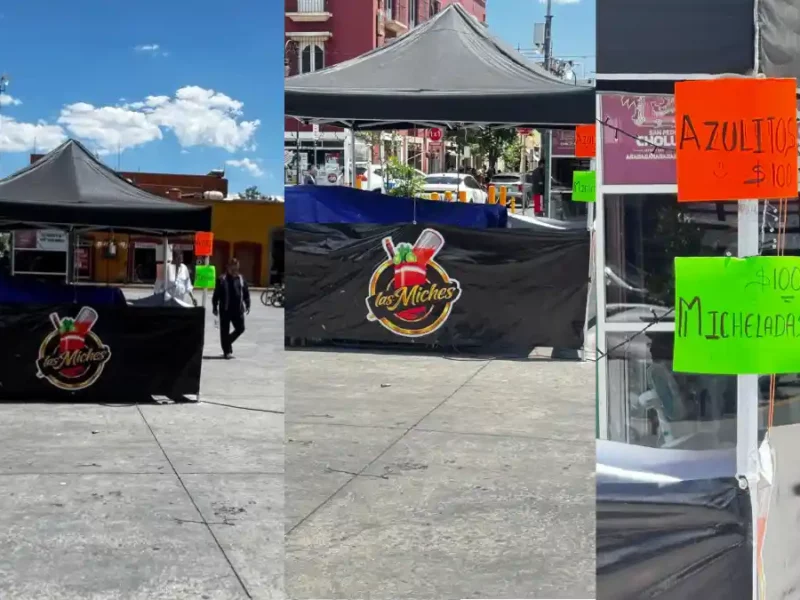 En el zócalo de San Pedro Cholula venden micheladas por la Fiesta de Pobres y Labradores.