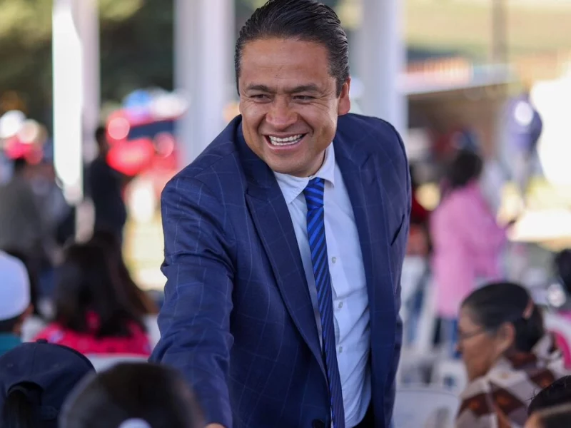 Morena prohíbe al alcalde de Chignahuapan, Juan Rivera, organizar y presumir eventos ostentosos
