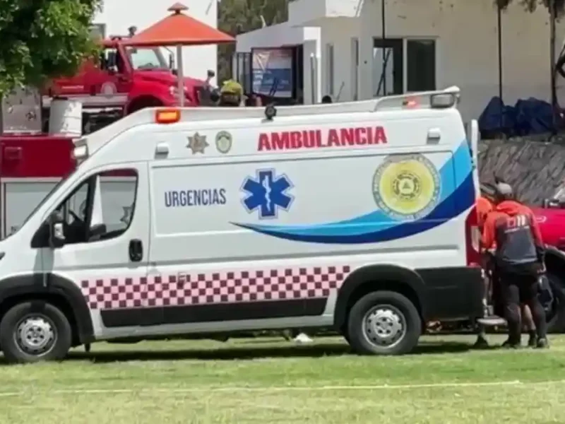 Niño cae a un pozo de la Universidad Interamericana en Lomas de Angelópolis.
